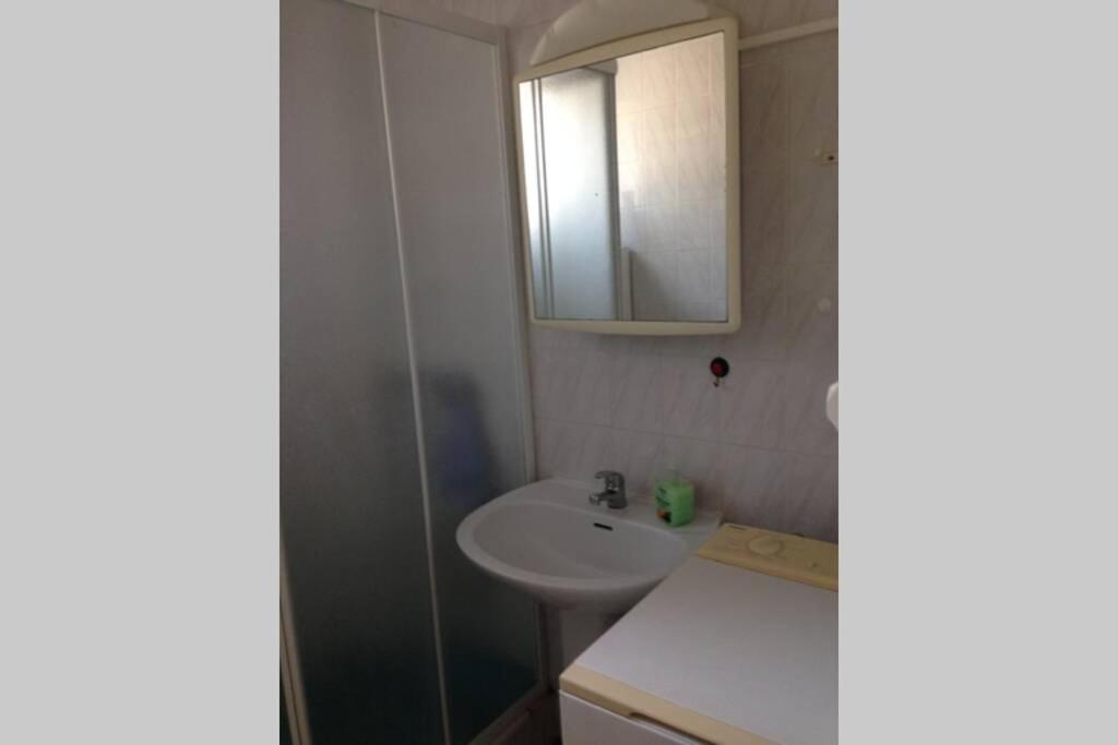 פלורי Apt Climatise T3 Saint Pierre La Mer, Terrasse, Jardin Et Parking Prive מראה חיצוני תמונה